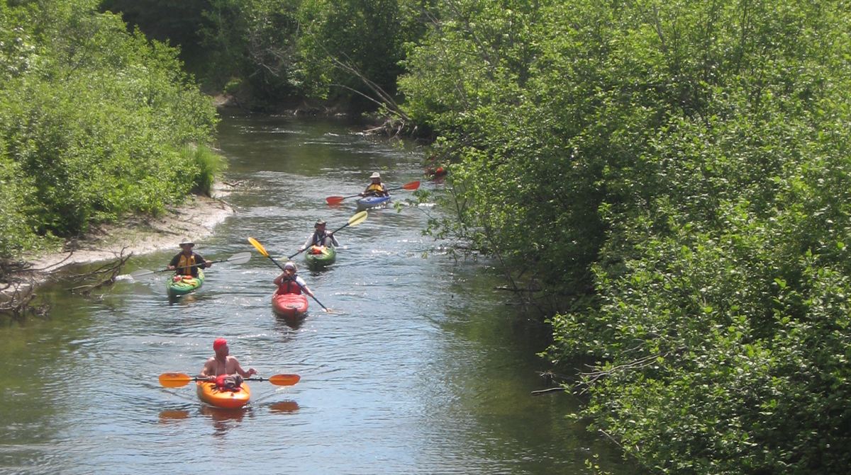 Descente de rivière en canot et en kayak